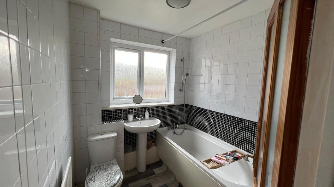 Lovely One-bedroom With Indoor Fireplace Apartamento *
