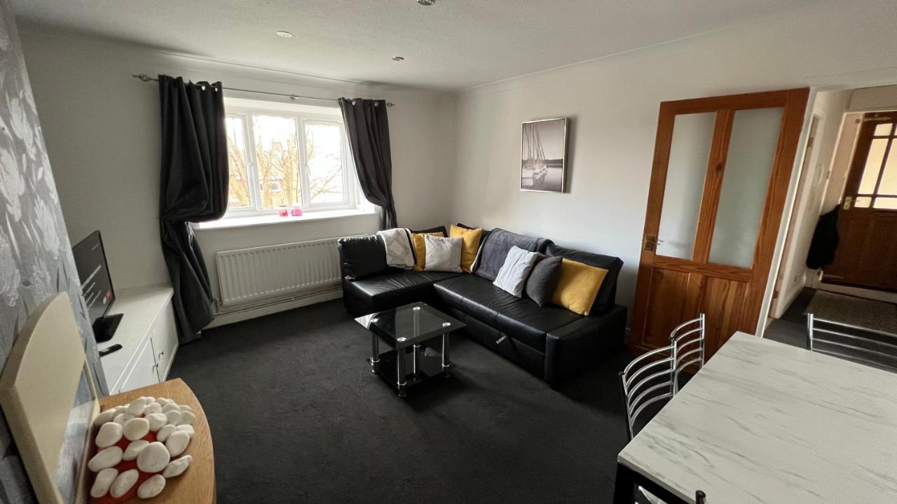 Lovely One-bedroom With Indoor Fireplace * Sunderland (Tyne and Wear)